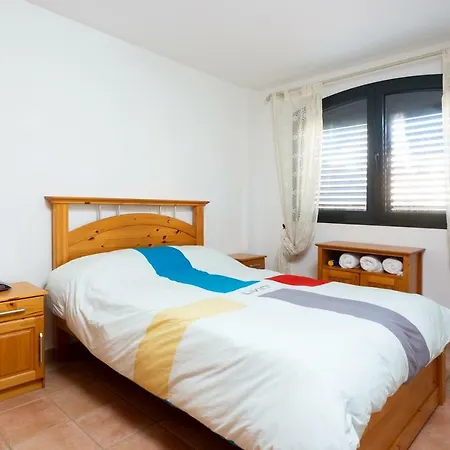 Apartamento Con Wifi Y Piscina En דירה *